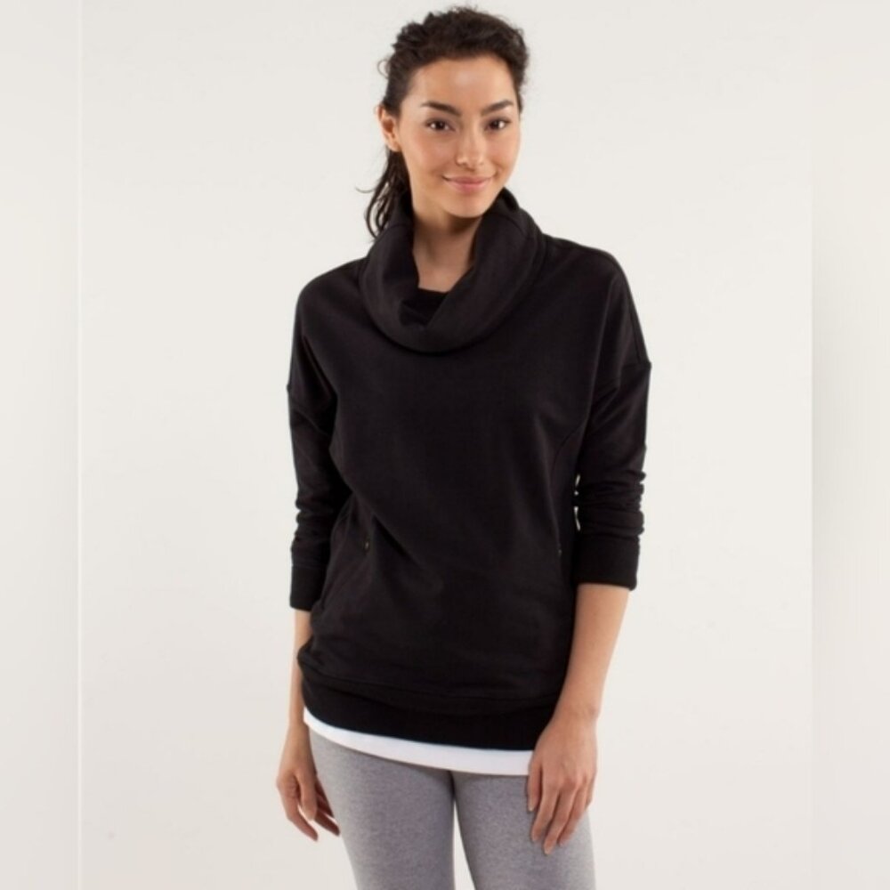 Lululemon Rest Day PulloverBlack size 10  ptp 23